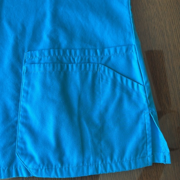 Dickies EDS V-neck size small cotton/poly like new Scrub Top - Picture 6 of 9